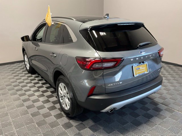 Used 2024 Ford Escape Active w/ Tech Pack #2 AWD/4WD image 9