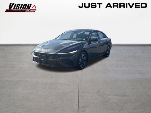 New 2026 Hyundai Elantra Limited FWD image 2