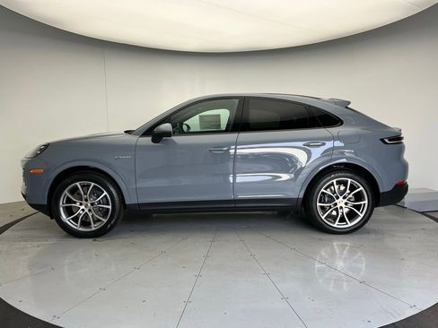 Used 2026 Porsche Cayenne E-Hybrid Coupe image 2