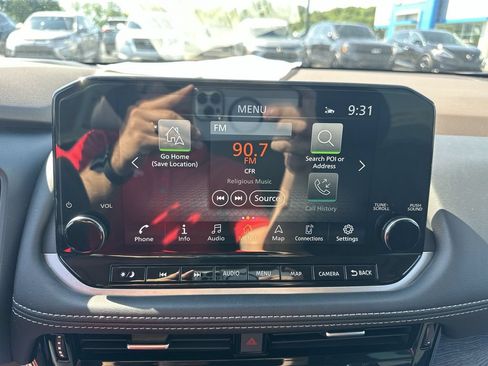 Used 2023 Nissan Rogue Platinum w/ Platinum Premium Package FWD image 22
