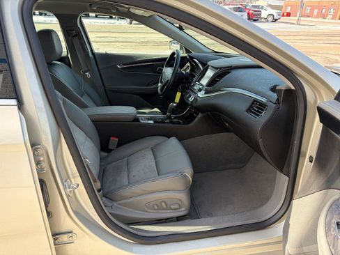 Used 2015 Chevrolet Impala LT w/ Convenience Package image 22