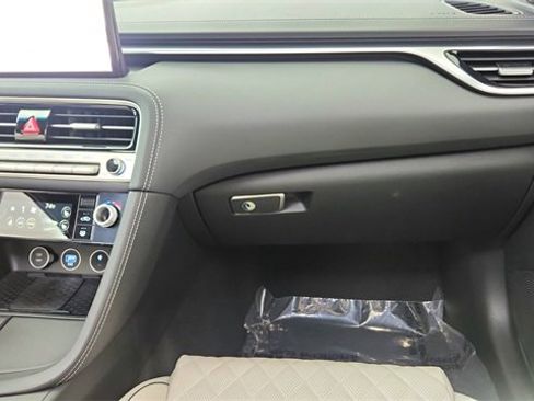 Used 2025 Genesis G70 3.3T Advanced w/ Sport Prestige Package image 37