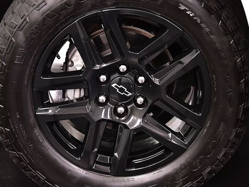 Used 2025 Chevrolet Silverado 1500 Custom w/ Turbomax Blackout Package AWD/4WD image 9