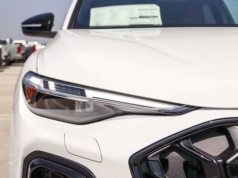 New 2026 Audi SQ5 Premium Plus AWD/4WD image 9