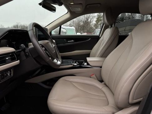 Used 2022 Lincoln Nautilus AWD image 16