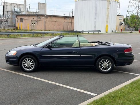 Used 2002 Chrysler Sebring Limited FWD image 8