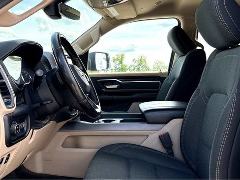 Used 2019 RAM 1500 Big Horn AWD/4WD image 12