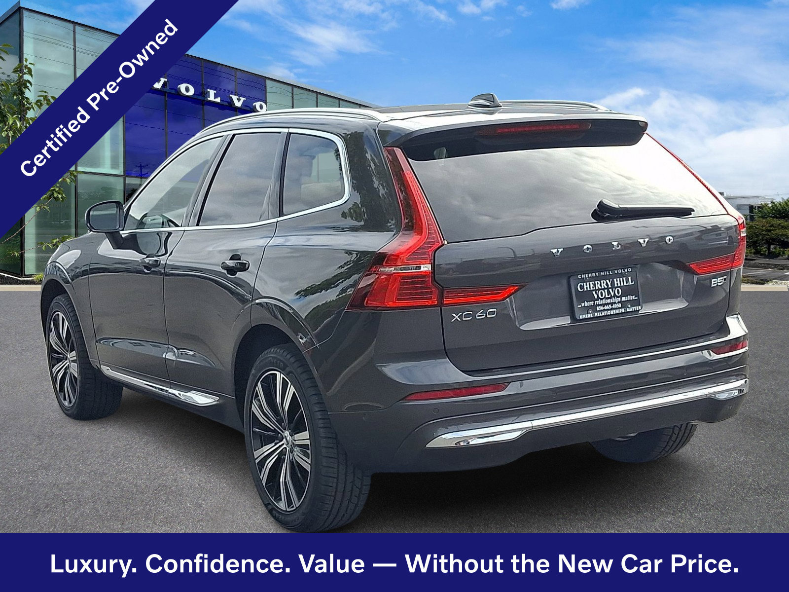 Certified 2023 Volvo XC60 B5 Ultimate w/ Climate Package AWD/4WD image 5