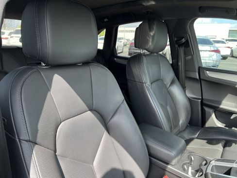 Used 2020 Porsche Macan image 35