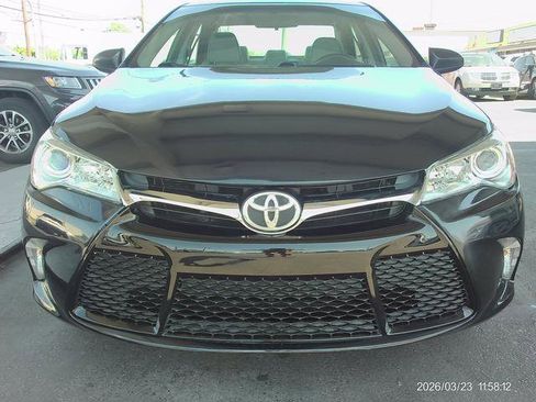 Used 2017 Toyota Camry SE FWD image 2