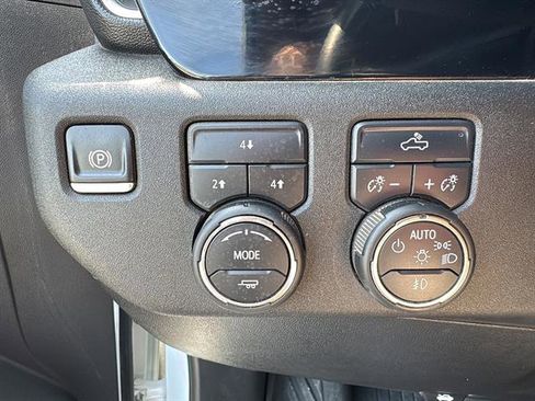 Used 2025 Chevrolet Silverado 2500 LT AWD/4WD image 18