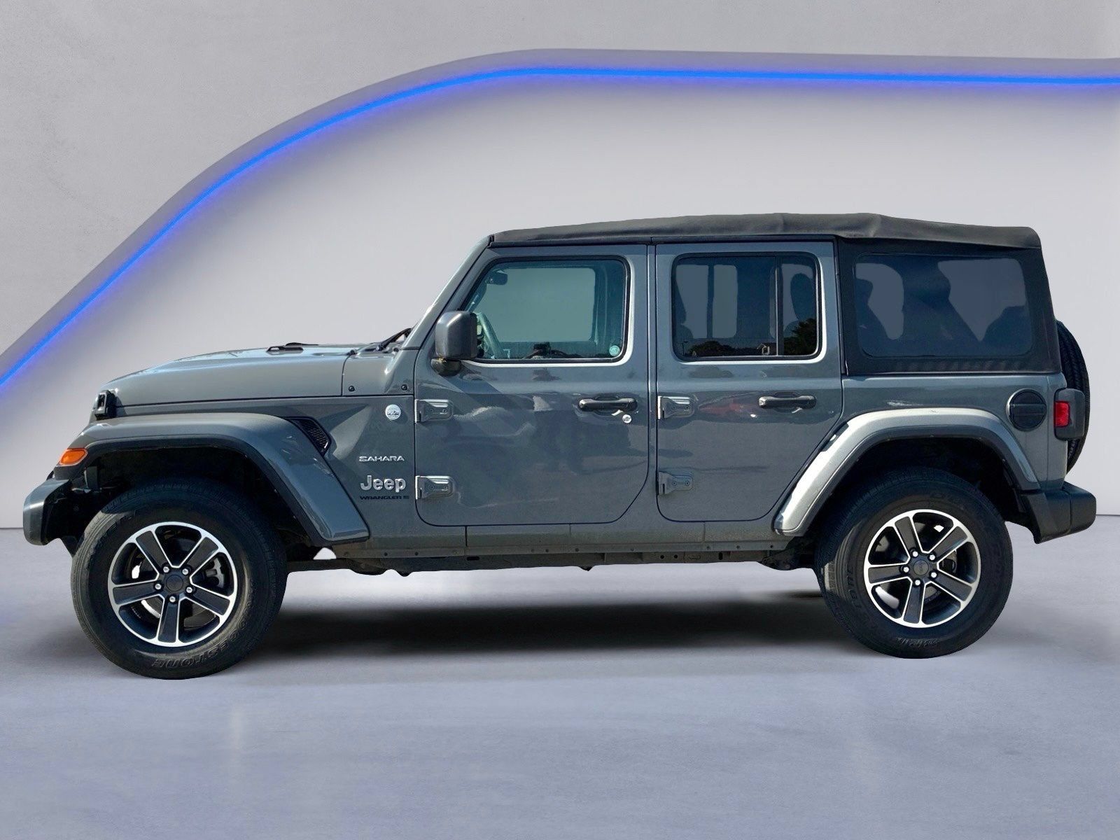 Used 2023 Jeep Wrangler Unlimited Sahara w/ Cold Weather Group AWD/4WD image 3