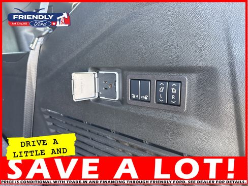 Used 2024 GMC Yukon SLT w/ SLT Premium Package image 37