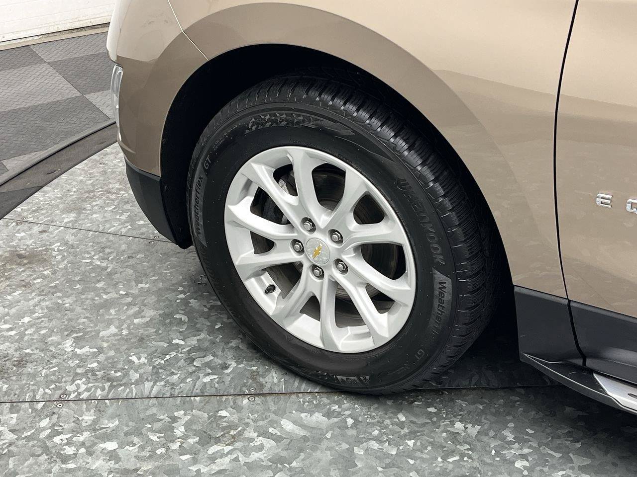 Used 2018 Chevrolet Equinox LT AWD/4WD image 30