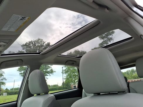 Used 2012 Toyota Prius V Five FWD image 22