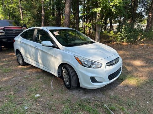 Used 2017 Hyundai Accent SE FWD image 9