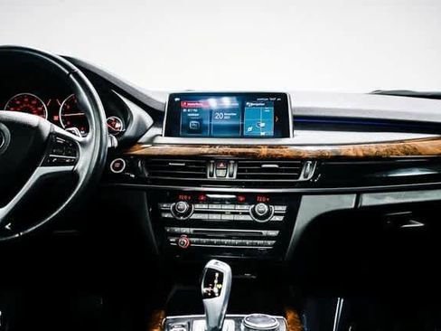 Used 2018 BMW X5 xDrive40e image 13