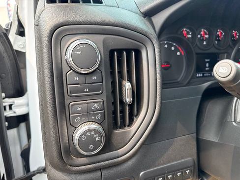 Used 2024 GMC Sierra 2500 Pro AWD/4WD image 31