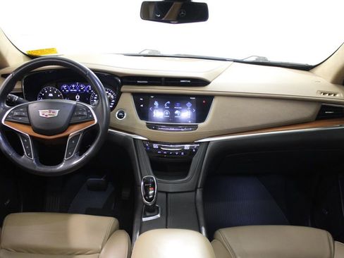 Used 2017 Cadillac XT5 Platinum w/ Driver Assist Package AWD/4WD image 41