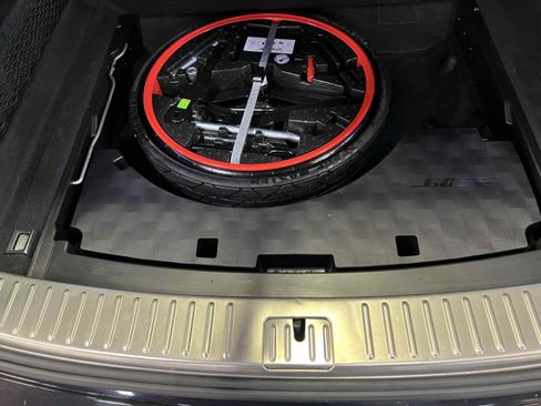 Used 2019 Porsche Cayenne w/ Premium Package AWD/4WD image 50