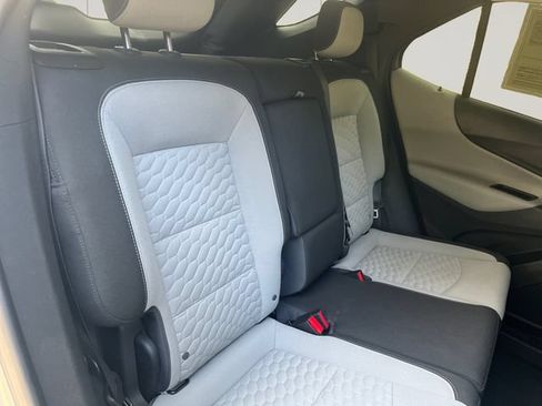 Used 2020 Chevrolet Equinox LS w/ LS Convenience Package FWD image 18