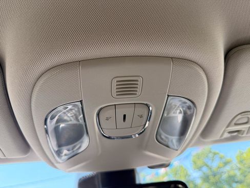 Used 2018 Jeep Compass Latitude w/ Popular Equipment Group AWD/4WD image 30