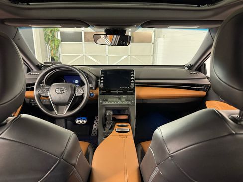 Used 2021 Toyota Avalon XSE image 29