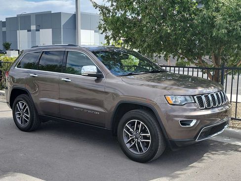 Used 2020 Jeep Grand Cherokee Limited w/ Trailer Tow Group IV AWD/4WD image 2