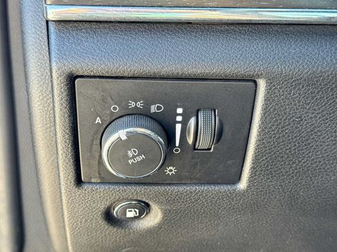 Used 2017 Jeep Grand Cherokee Limited AWD/4WD image 25