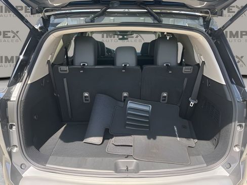 Used 2025 Nissan Pathfinder SL image 30