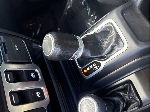Used 2022 Jeep Wrangler Sport AWD/4WD image 15