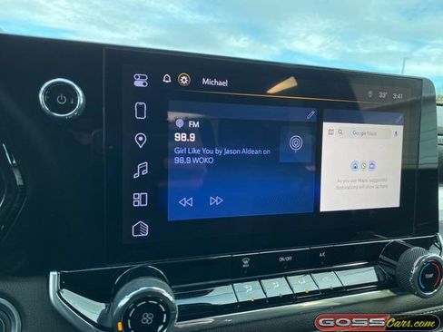 Used 2024 Chevrolet Colorado LT image 11