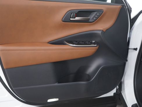 Used 2026 Toyota Crown Limited image 19