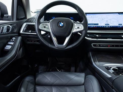 Certified 2024 BMW X7 xDrive40i image 3