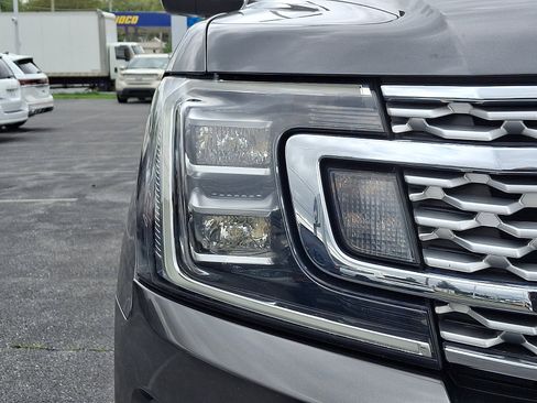 Used 2018 Ford Expedition Platinum AWD/4WD image 9
