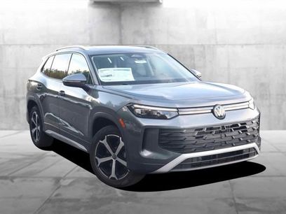 New 2025 Volkswagen Tiguan SE