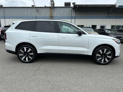 New 2025 Volvo EX90 Plus image 3