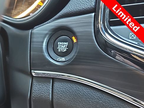 Used 2021 Jeep Grand Cherokee Limited w/ Premium Lighting Group image 24