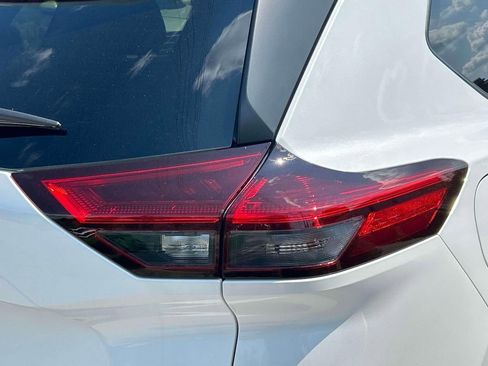New 2026 Nissan Rogue SV AWD/4WD image 10