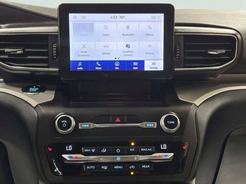Used 2020 Ford Explorer XLT w/ Equipment Group 202A AWD/4WD image 26