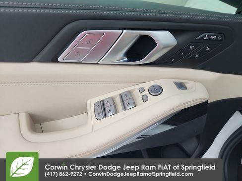 Used 2022 BMW X7 xDrive40i w/ M Sport Package image 12