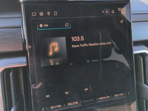 Used 2024 GMC Acadia Elevation image 31