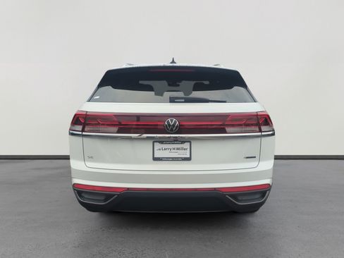 New 2026 Volkswagen Atlas Cross Sport SE image 4