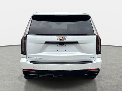 Used 2025 Cadillac Escalade ESV Sport Platinum AWD/4WD image 4