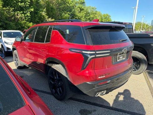 Used 2024 Chevrolet Traverse RS FWD image 4