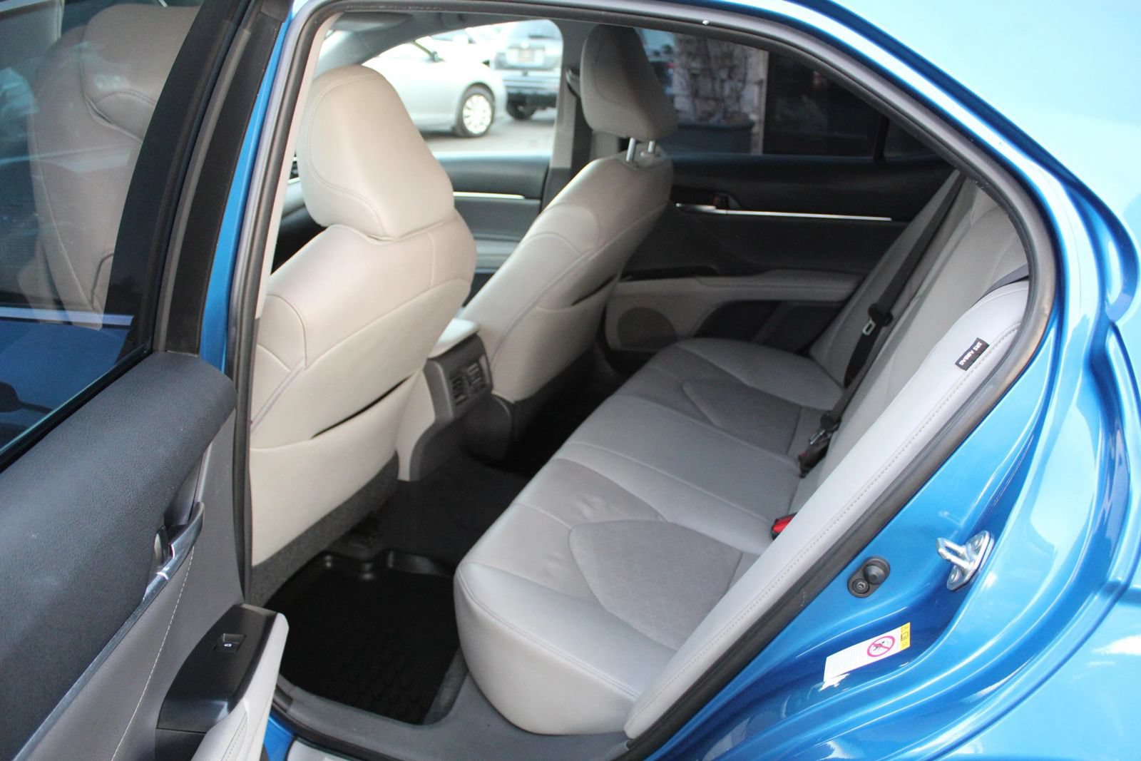 Used 2018 Toyota Camry XSE w/ Accessory Appearance Package FWD image 12
