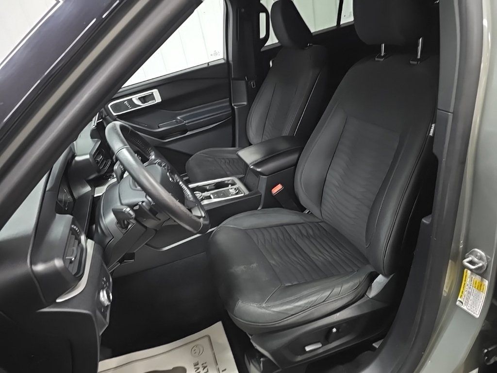 Used 2020 Ford Explorer XLT w/ Comfort Package AWD/4WD image 34