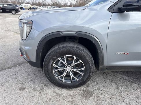 Used 2024 GMC Acadia AT4 w/ Luxury Package image 31