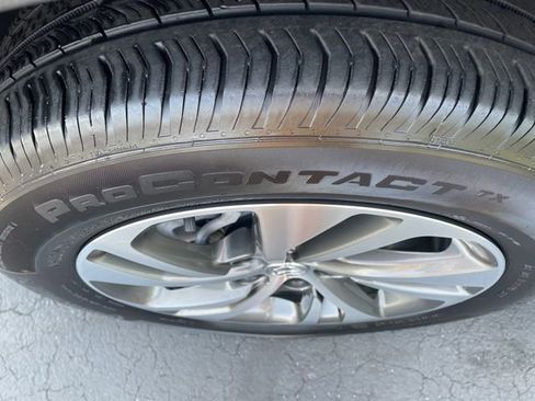 Used 2023 Buick Envision Essence FWD image 32