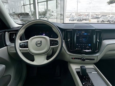 Used 2025 Volvo XC60 T8 Plus w/ Protection Package Premier image 23
